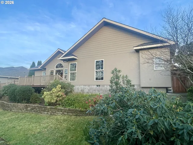 $739,000 | 2180 Hayes Street, North Bend, OR 97459