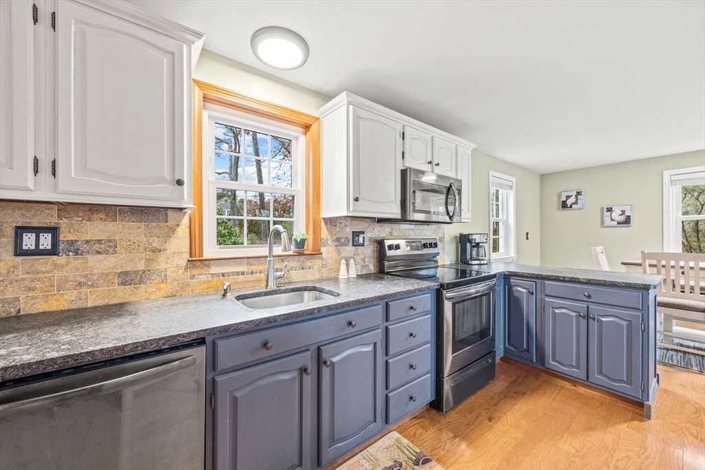 94 Bakers Pond Road Orleans, MA 02653 - Photo 5 of 41 Gallery Image 5