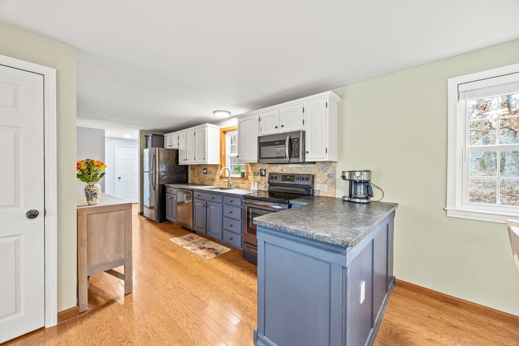 94 Bakers Pond Road Orleans, MA 02653 - Photo 6 of 41 Gallery Image 6