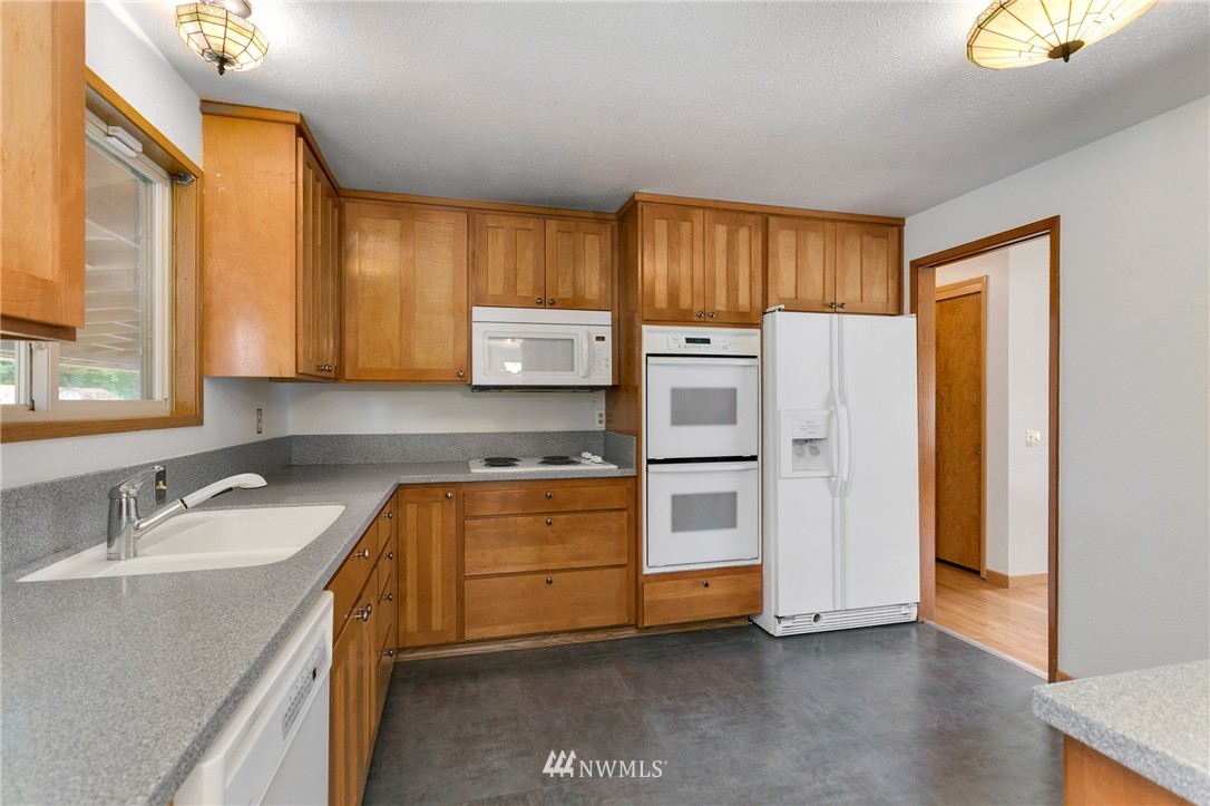 9622 South 177th Street Renton, WA 98055 - Photo 10 of 25