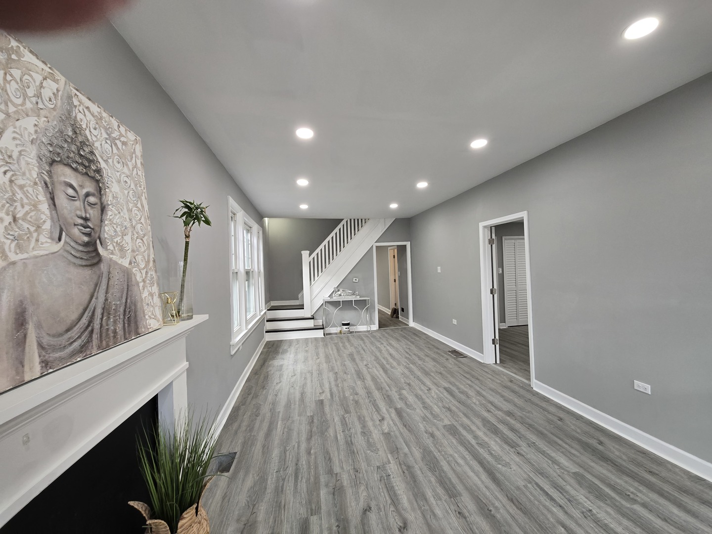 6136 South Keating Avenue Chicago, IL 60629 - Photo 5 of 26 Gallery Image 5