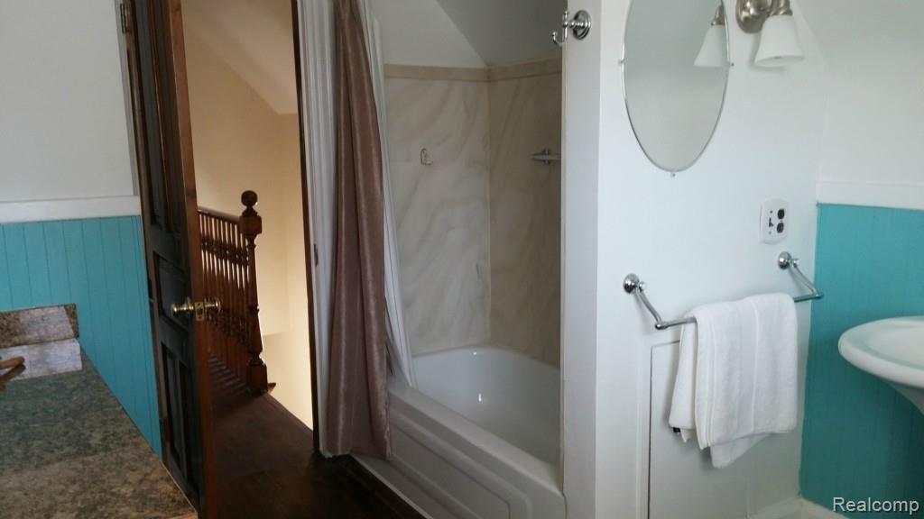 338 Rivard Boulevard Grosse Pointe, MI 48230 - Photo 27 of 53 0412151033e.jpg