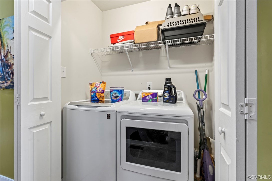 3800 Benton Avenue Richmond, VA 23222 - Photo 12 of 26 a utility room with dryer and washer