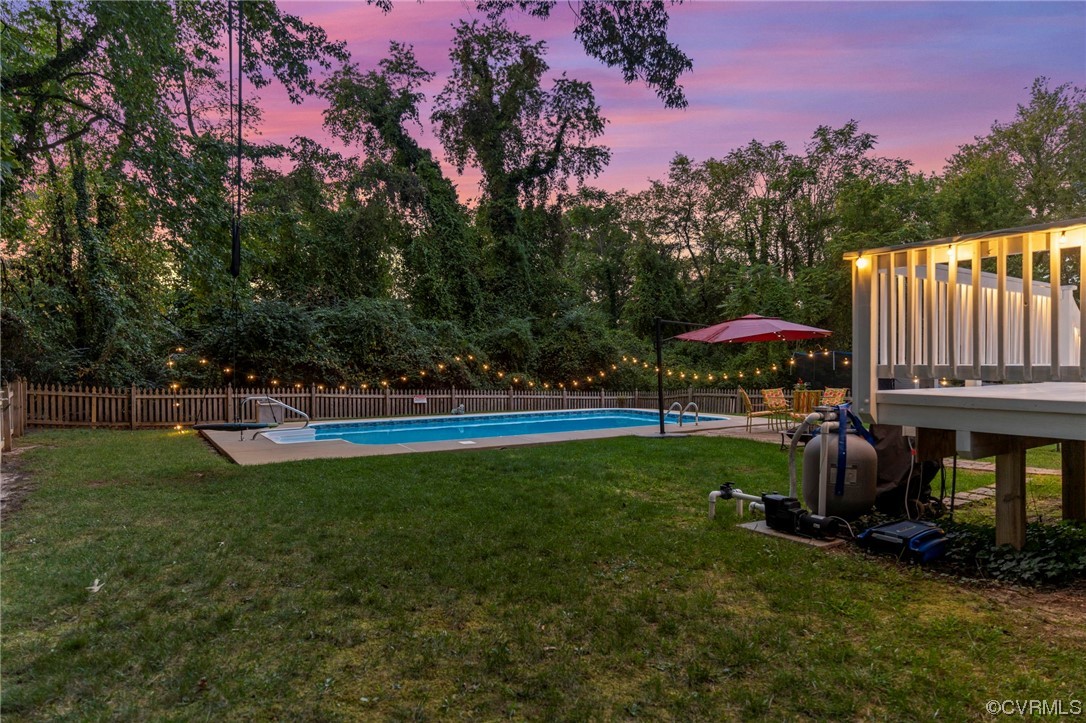 3800 Benton Avenue Richmond, VA 23222 - Photo 20 of 26 a view of a garden with an umbrella