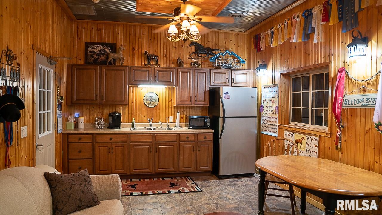 8389 Tolan Road Pleasant Plains, IL 62677 - Photo 39 of 41 Gallery Image 39