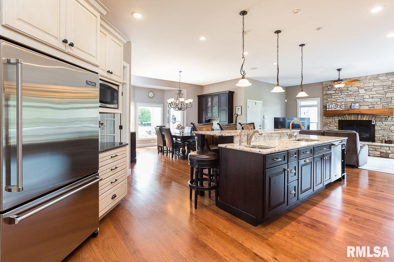 8389 Tolan Road Pleasant Plains, IL 62677 - Photo 8 of 41 Gallery Image 8