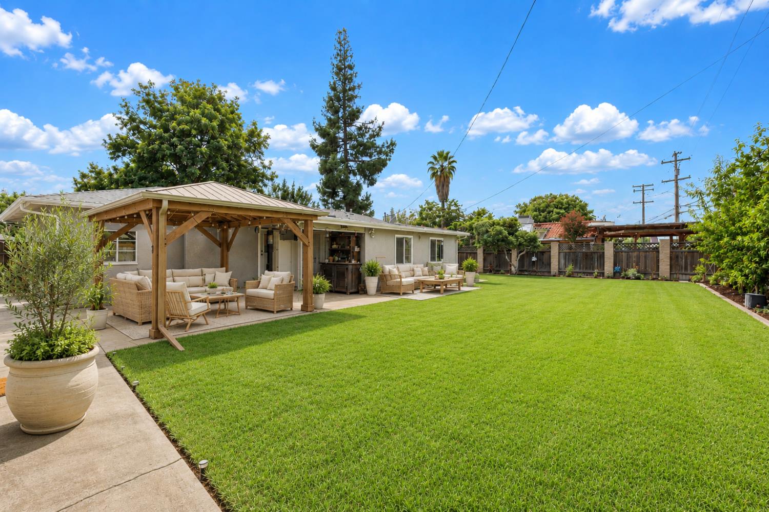 5739 East Hampton Way Fresno, CA 93727 - Photo 25 of 28