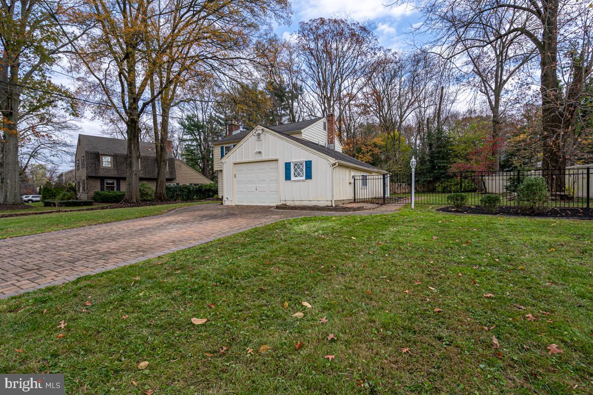 152 Pearl Croft Road Cherry Hill, NJ 08034 - Photo 3 of 47