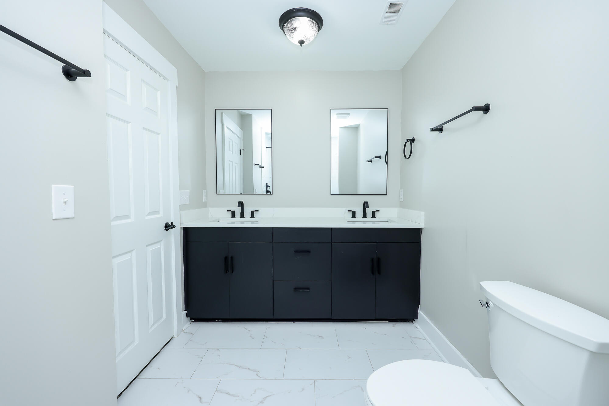 346 Briarbend Road Goose Creek, SC 29445 - Photo 11 of 18 Bathroom View 2