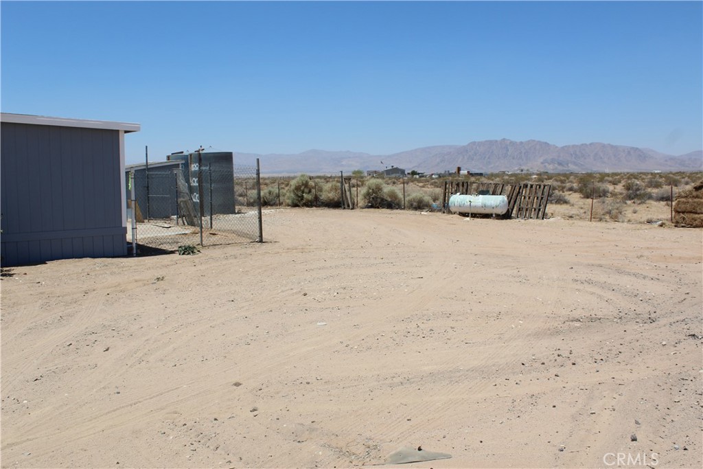 15030 Fairlane Road Lucerne Valley, CA 92356 - Photo 5 of 18