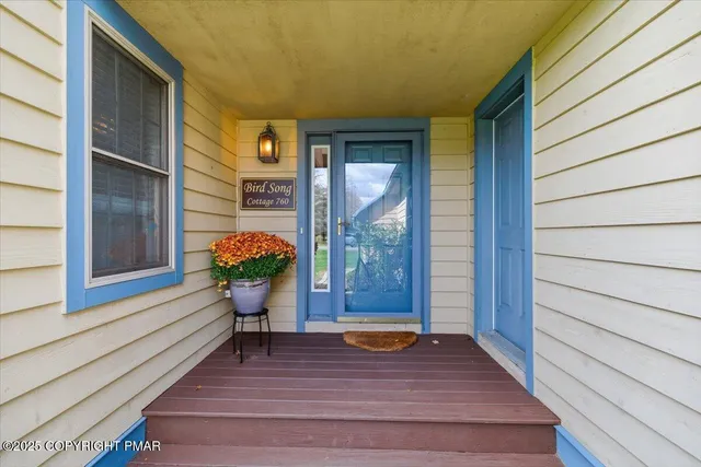 $549,000 | 702 Fawn Circle, Canadensis, PA 18325