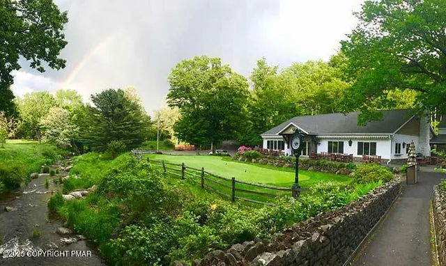 $549,000 | 702 Fawn Circle, Canadensis, PA 18325