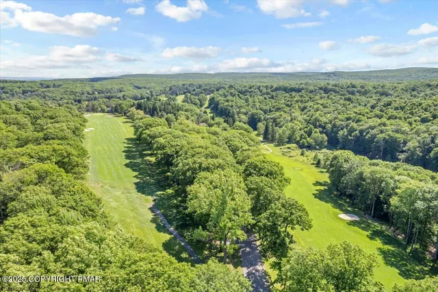 $549,000 | 702 Fawn Circle, Canadensis, PA 18325