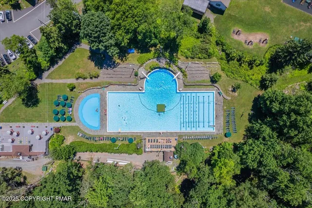 $549,000 | 702 Fawn Circle, Canadensis, PA 18325