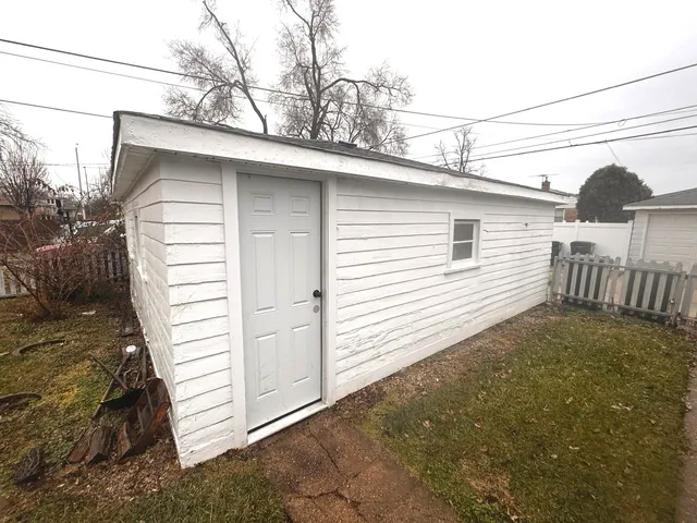 $247,000 | 609 Linden Avenue, Bellwood, IL 60104