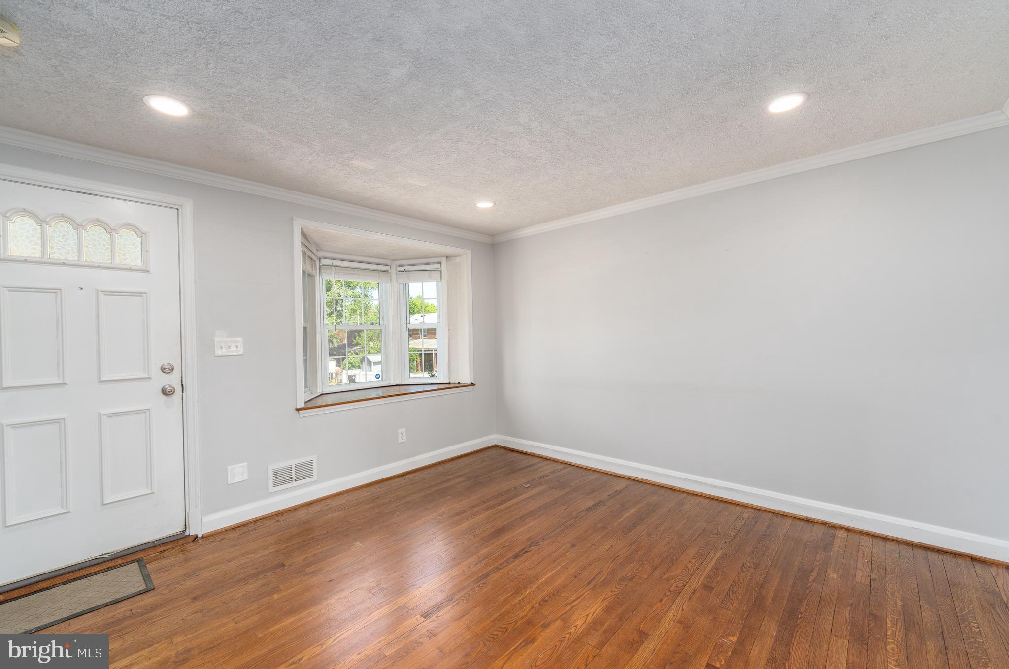 8321 Byington Road Towson, MD 21286 - Photo 3 of 27