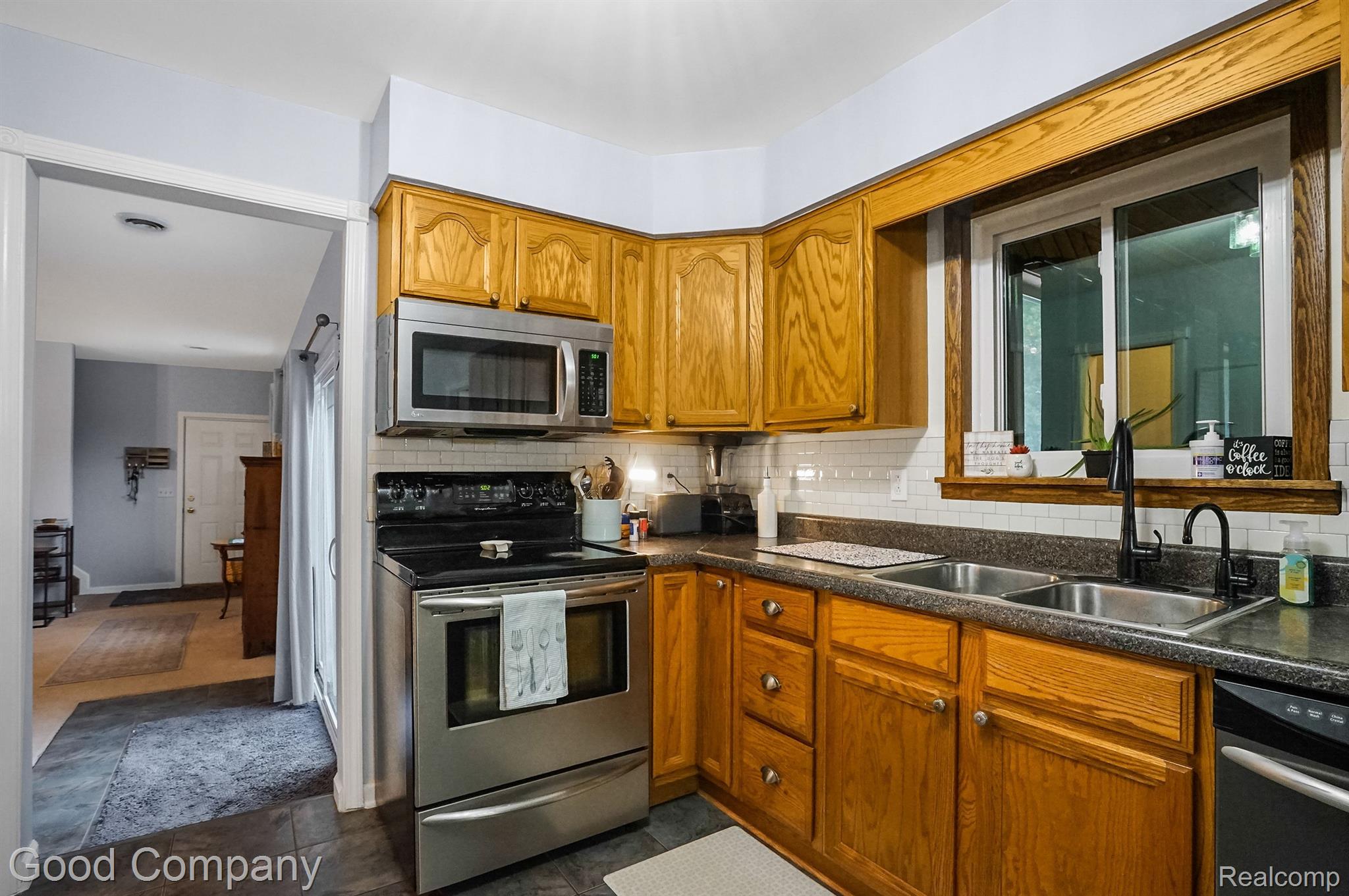 16244 Whitaker Road Linden, MI 48451 - Photo 10 of 38 Gallery Image 10