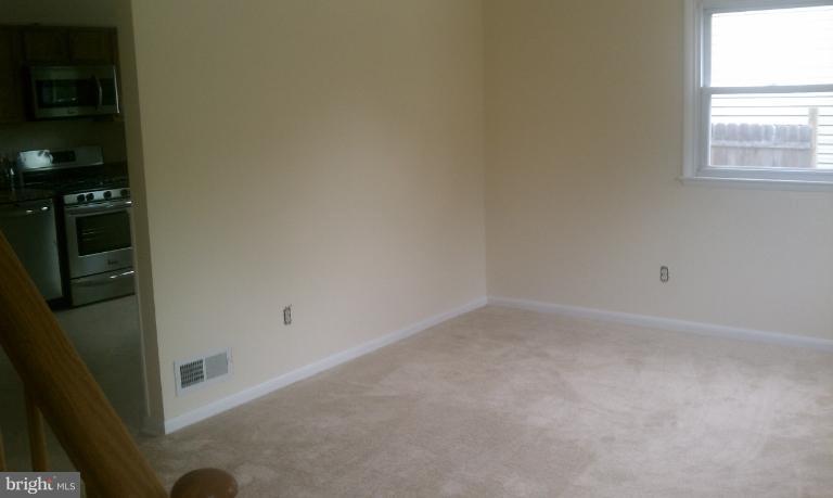1840 Ridgewick Road Glen Burnie, MD 21061 - Photo 6 of 20 Living Room