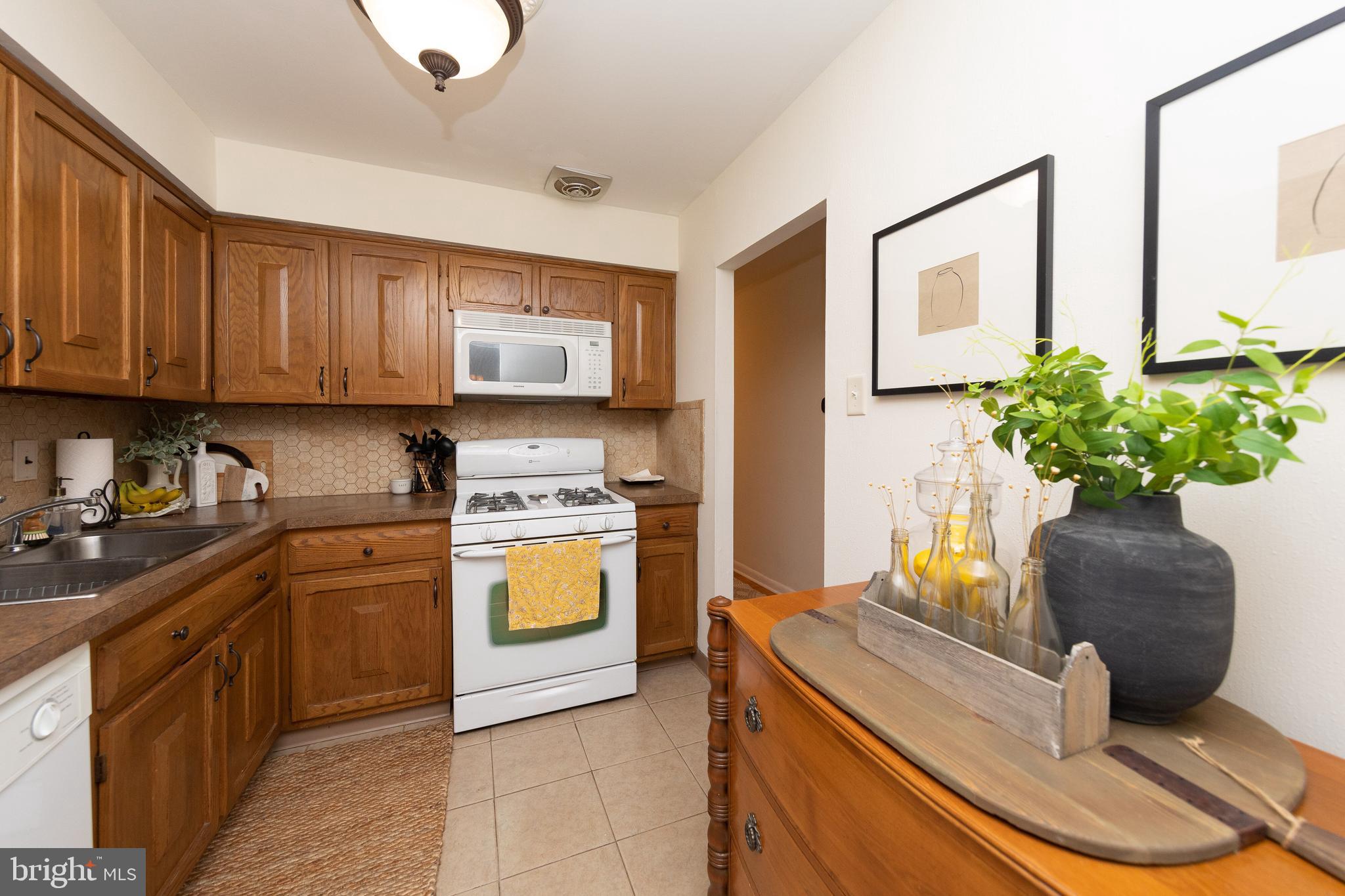 768 Hill Road Philadelphia, PA 19128 - Photo 11 of 33 Gallery Image 11