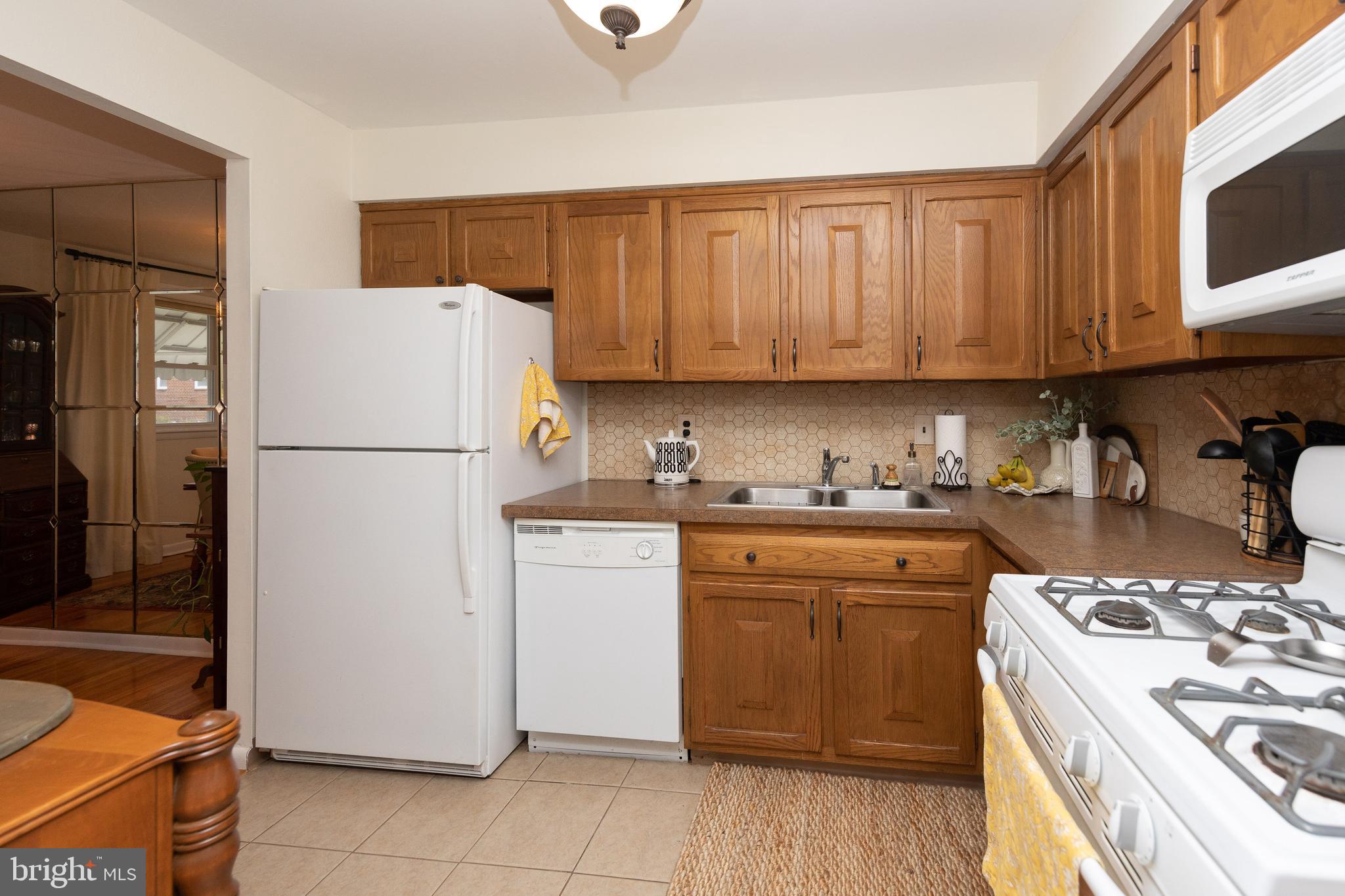 768 Hill Road Philadelphia, PA 19128 - Photo 12 of 33 Gallery Image 12