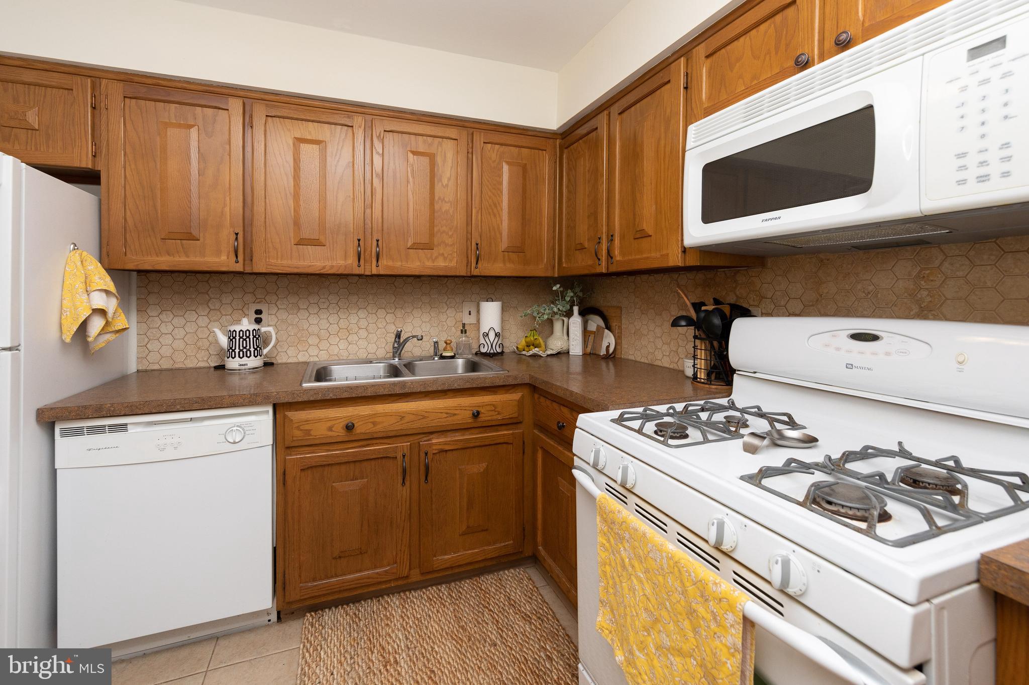 768 Hill Road Philadelphia, PA 19128 - Photo 13 of 33 Gallery Image 13