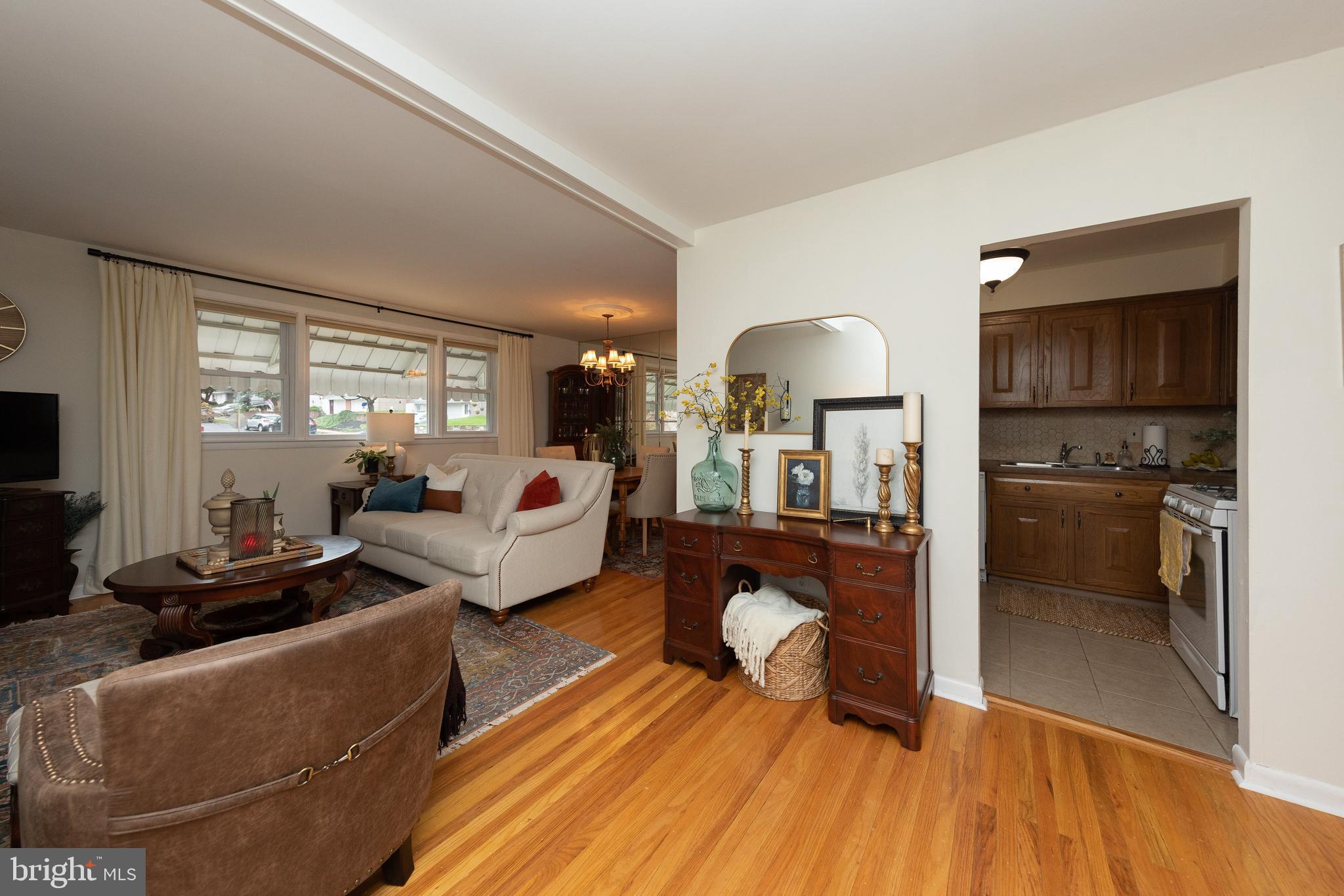 768 Hill Road Philadelphia, PA 19128 - Photo 4 of 33 Gallery Image 4