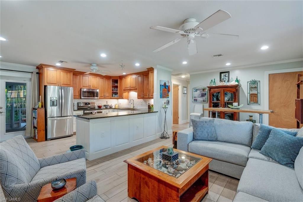 2120 Harbor Road Naples, FL 34104 - Photo 6 of 28 Gallery Image 6