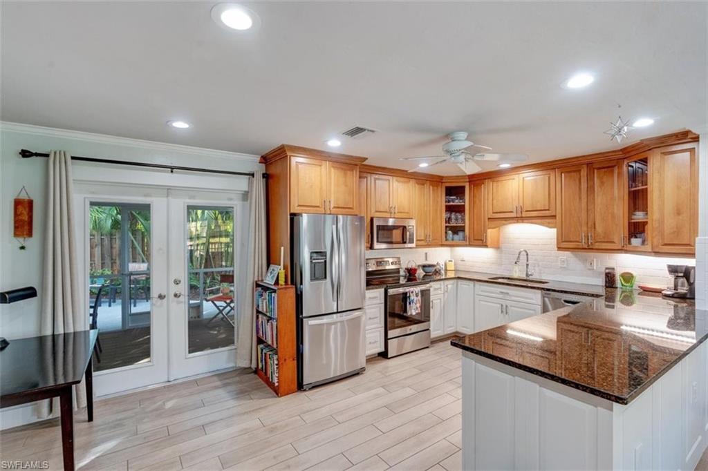 2120 Harbor Road Naples, FL 34104 - Photo 8 of 28 Gallery Image 8