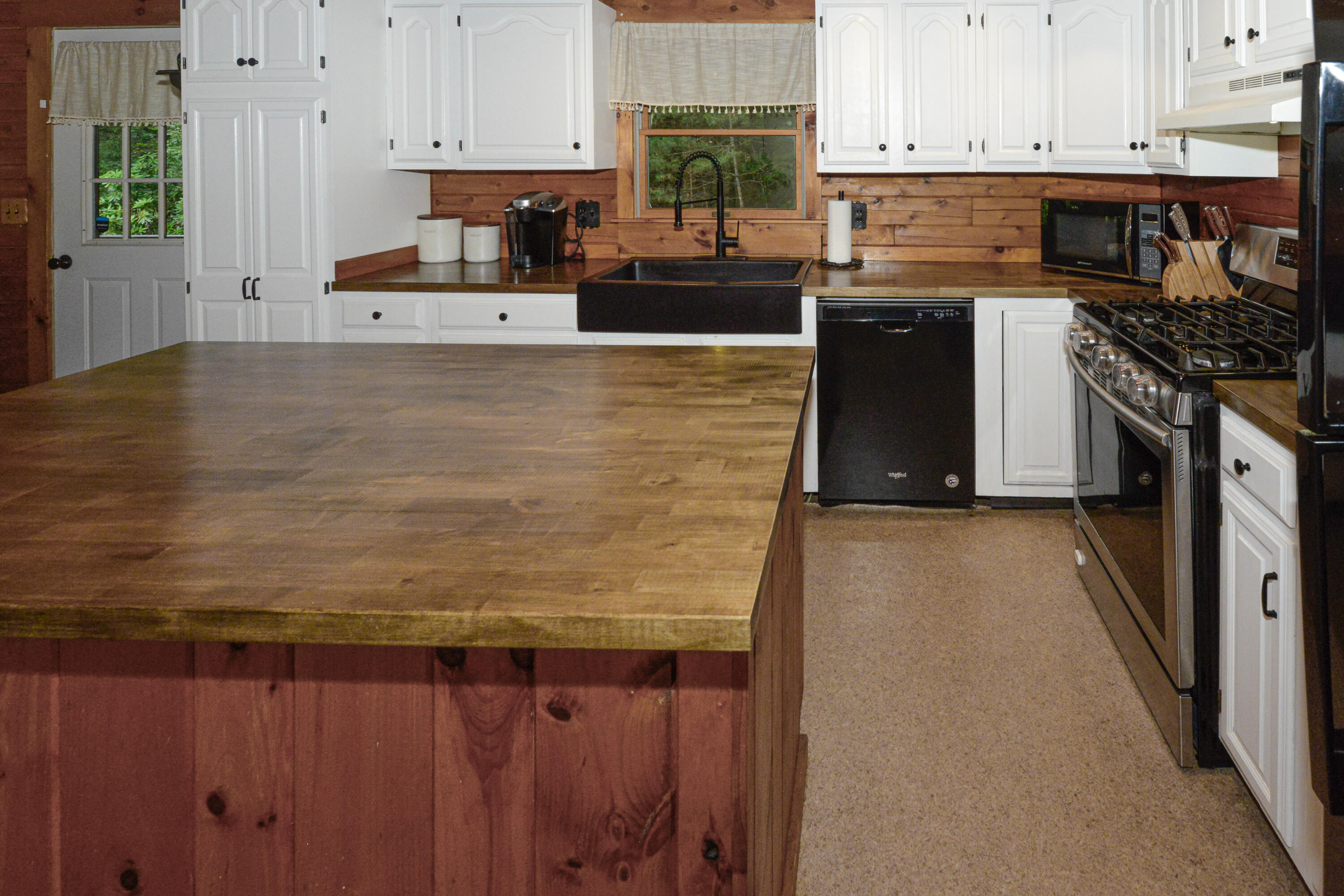 585 Parsonsfield Road Limerick, ME 04048 - Photo 49 of 106 585 parsonsfield road interior-17