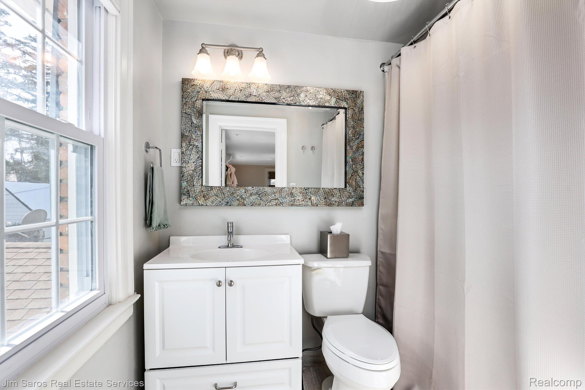 77 Moran Road Grosse Pointe, MI 48236 - Photo 20 of 36 Gallery Image 20