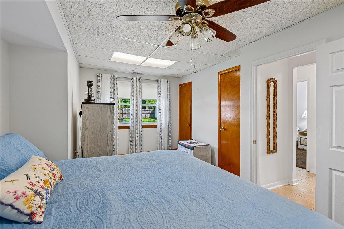 1731 Tacoma Road Edgewater, MD 21037 - Photo 32 of 59 Primary bedroom with natural light.