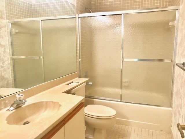 7663 Cinebar Drive Boca Raton, FL 33433 - Photo 12 of 26 SPACIOUS 2ND BATH...