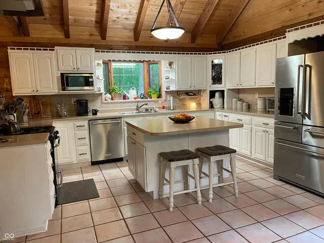 $799,900 | 5502 South County Road 625 West, Reelsville, IN 46171