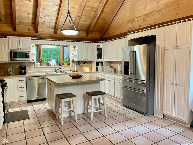 $799,900 | 5502 South County Road 625 West, Reelsville, IN 46171