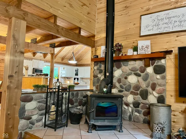 $799,900 | 5502 South County Road 625 West, Reelsville, IN 46171