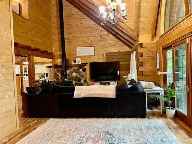 $799,900 | 5502 South County Road 625 West, Reelsville, IN 46171