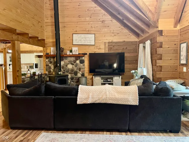 $799,900 | 5502 South County Road 625 West, Reelsville, IN 46171