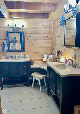 $799,900 | 5502 South County Road 625 West, Reelsville, IN 46171