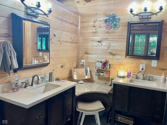 $799,900 | 5502 South County Road 625 West, Reelsville, IN 46171