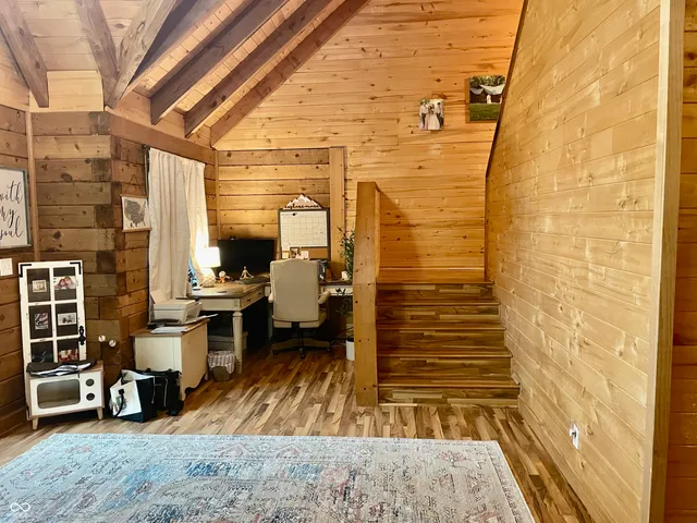 $799,900 | 5502 South County Road 625 West, Reelsville, IN 46171