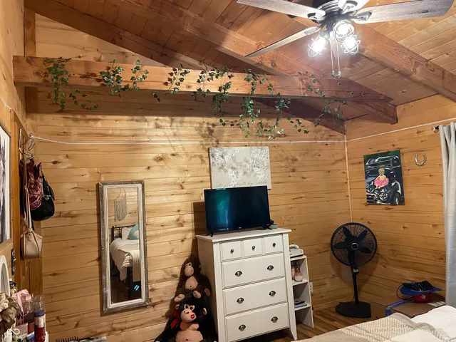 $799,900 | 5502 South County Road 625 West, Reelsville, IN 46171