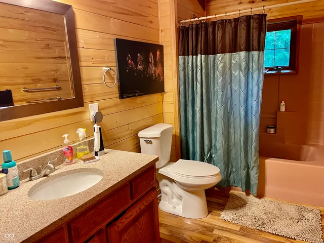 $799,900 | 5502 South County Road 625 West, Reelsville, IN 46171