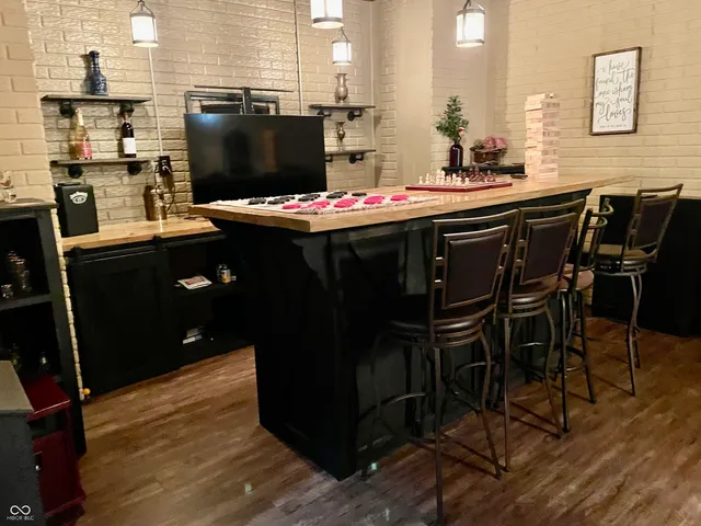 $799,900 | 5502 South County Road 625 West, Reelsville, IN 46171