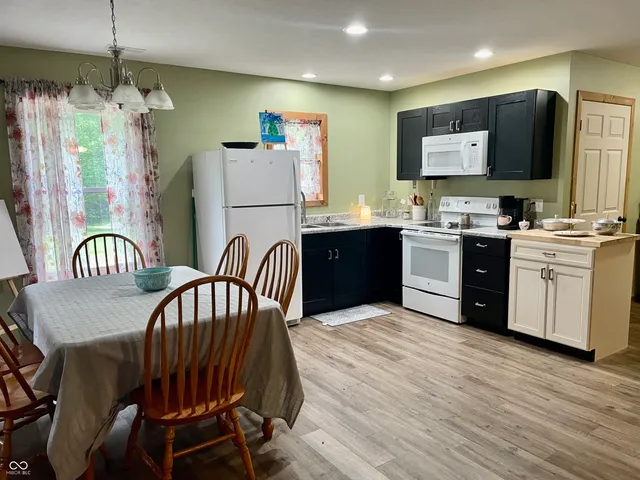 $799,900 | 5502 South County Road 625 West, Reelsville, IN 46171