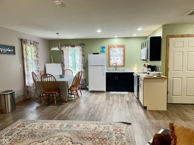 $799,900 | 5502 South County Road 625 West, Reelsville, IN 46171