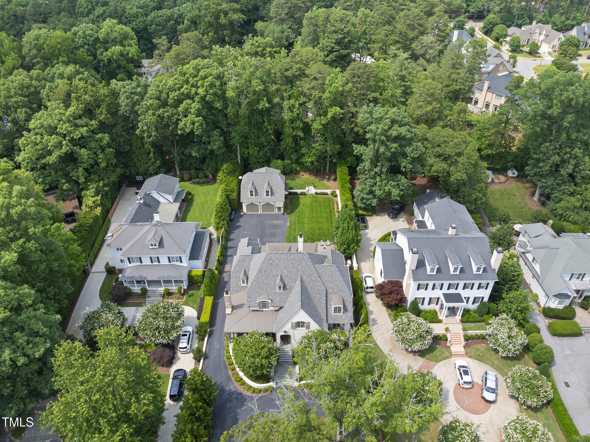 504 Yarmouth Road Raleigh, NC 27608 - Photo 11 of 92 DJI_20250604152053_0041_D