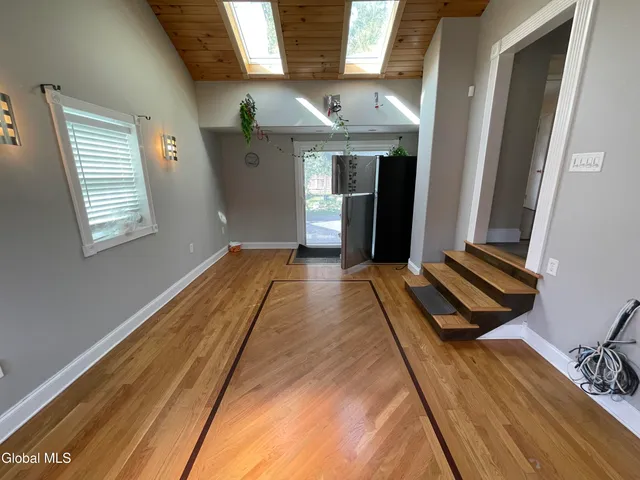 $2,400 | 11 Fletcher Road, Albany, NY 12203