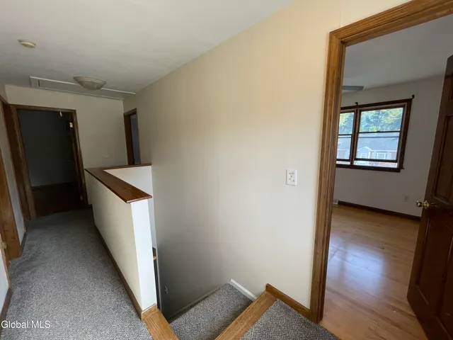 $2,400 | 11 Fletcher Road, Albany, NY 12203