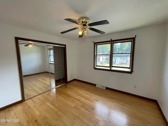 $2,400 | 11 Fletcher Road, Albany, NY 12203