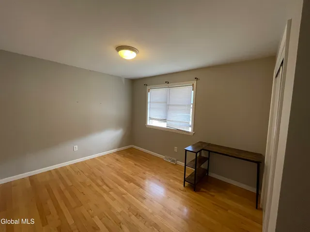 $2,400 | 11 Fletcher Road, Albany, NY 12203